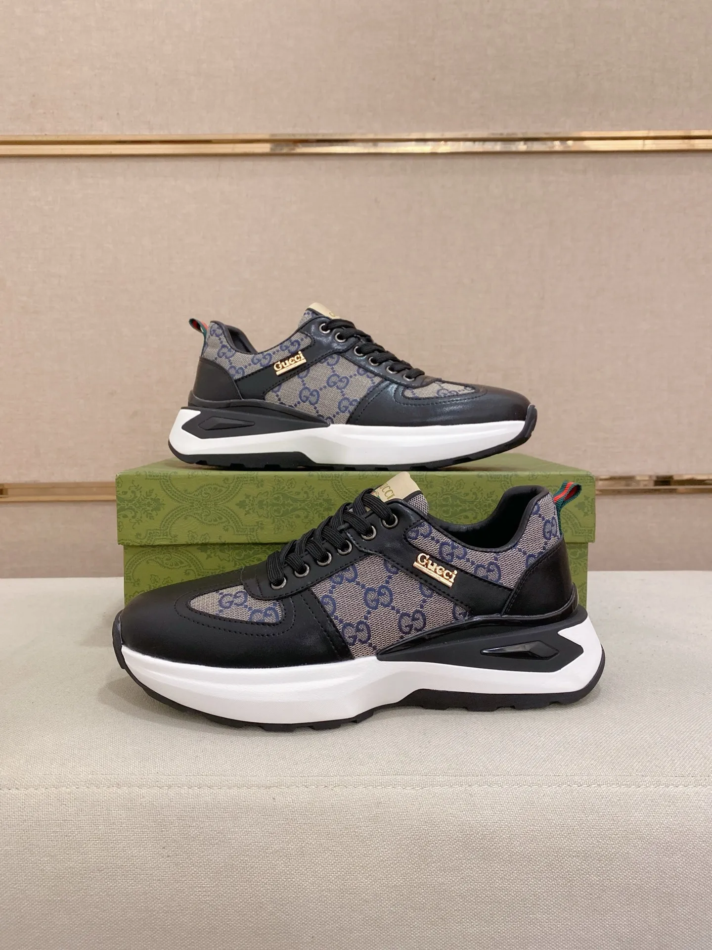Factory price 462💰New GUCCI (Gucci) counters are launched simultaneously, new men's shoes, 😘fabrics are selected imported cowhide, lining: sheepskin lining. 👍🏿 High-end ☄️ air-cushion molded anti-slip rubber outsole, exquisite lines, simple and elegant, comfortable and high-end for leisure travel. Code number: 38 to 44 (45 can be customized and cannot be returned or exchanged)